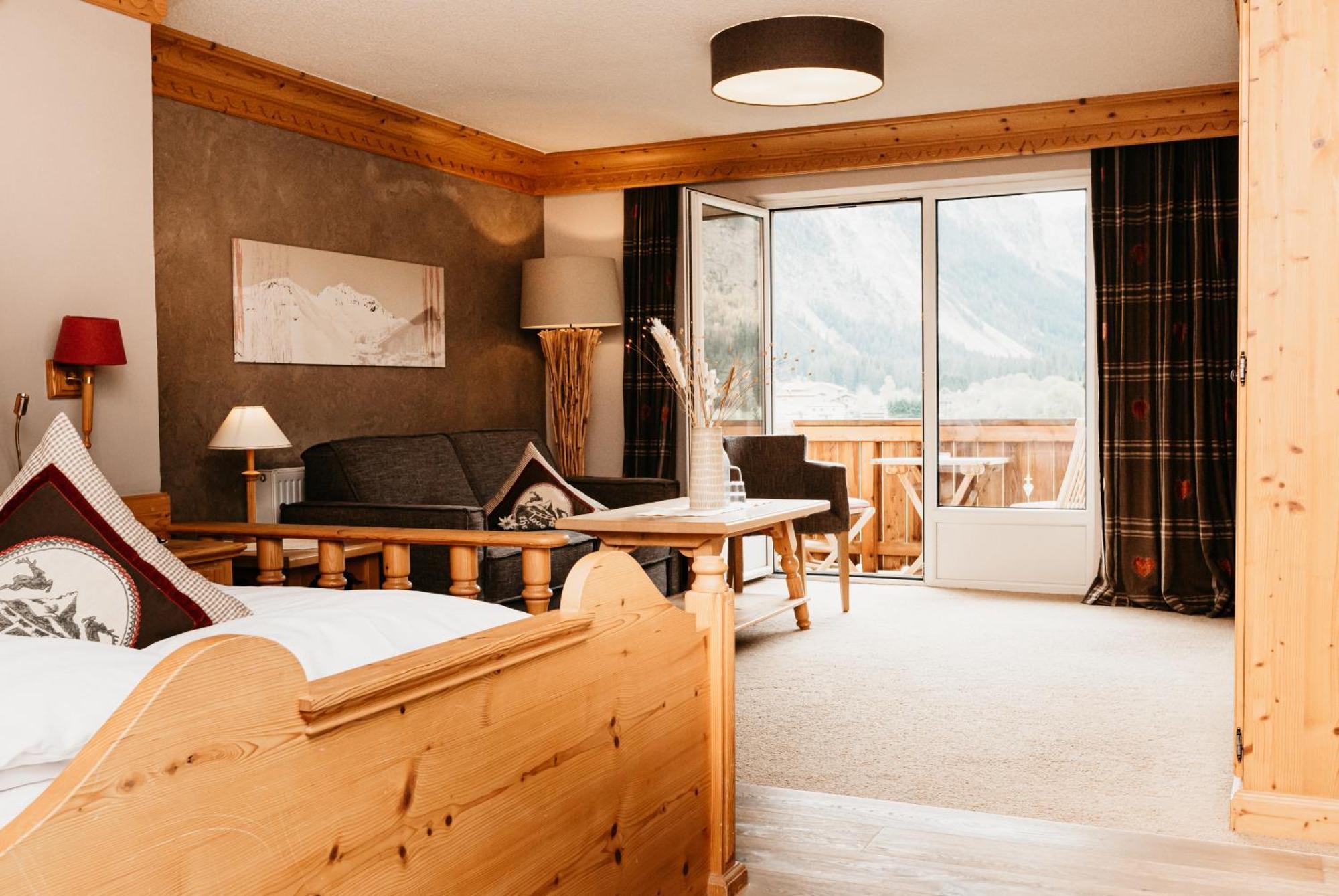 Hotel Hohenfels Танхайм Екстериор снимка