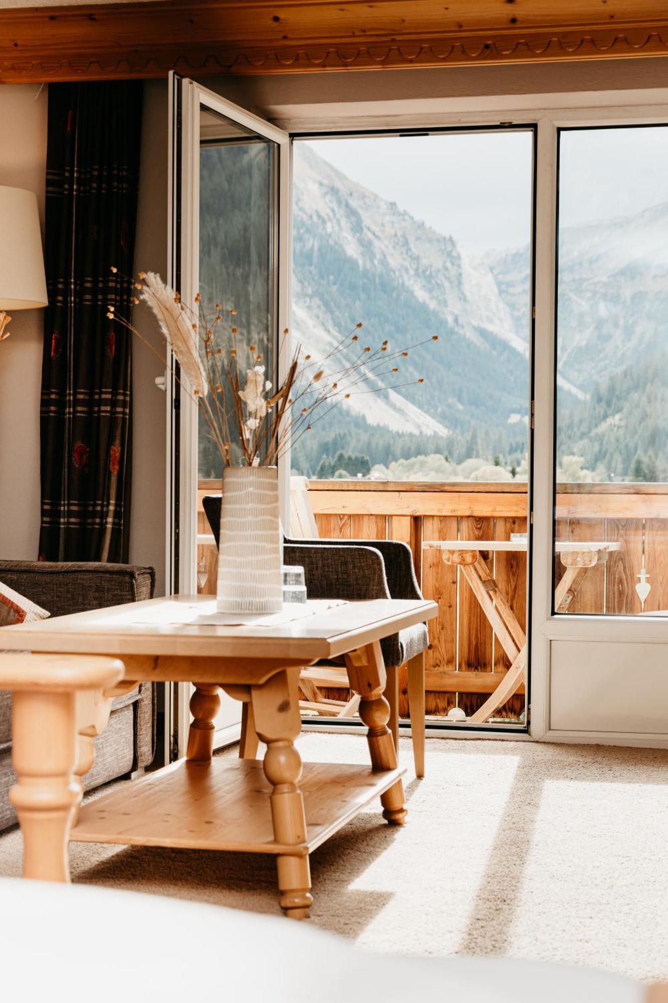 Hotel Hohenfels Танхайм Екстериор снимка