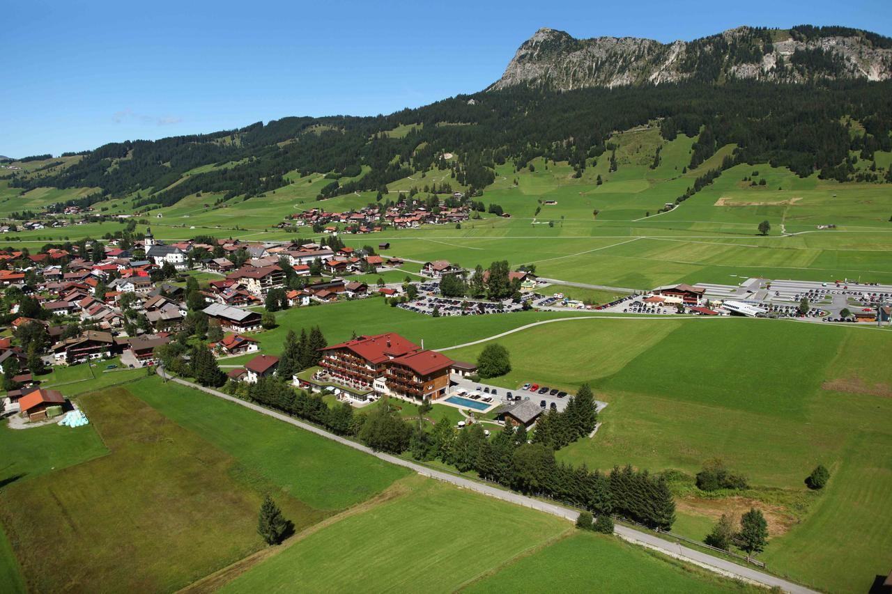 Hotel Hohenfels Танхайм Екстериор снимка