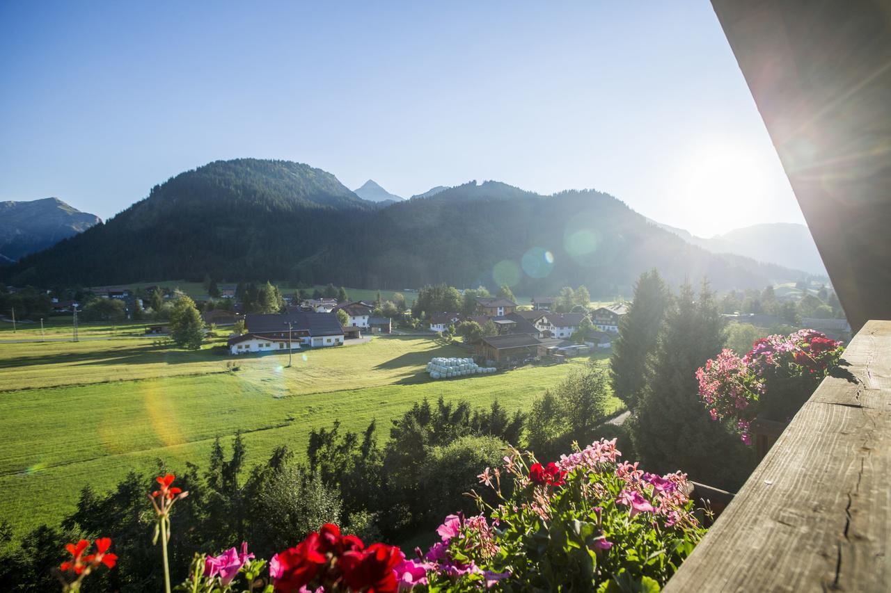 Hotel Hohenfels Танхайм Екстериор снимка