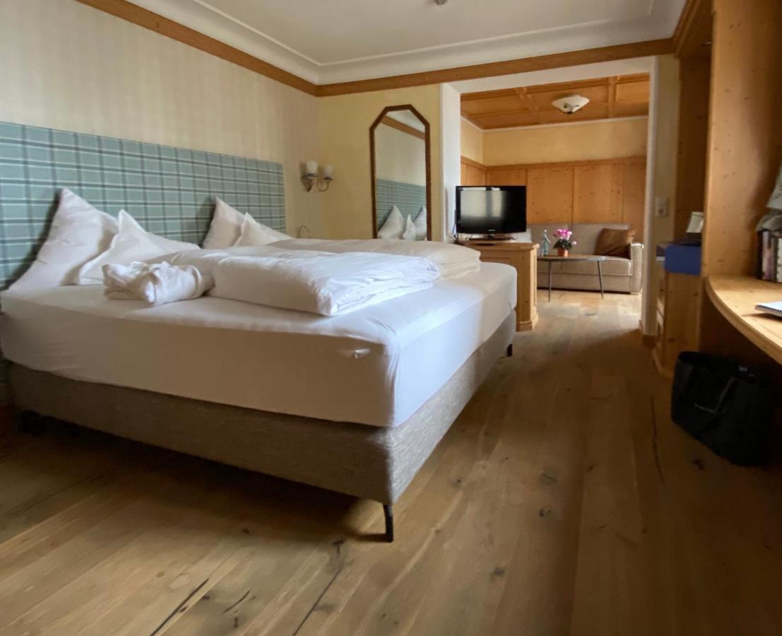 Hotel Hohenfels Танхайм Екстериор снимка